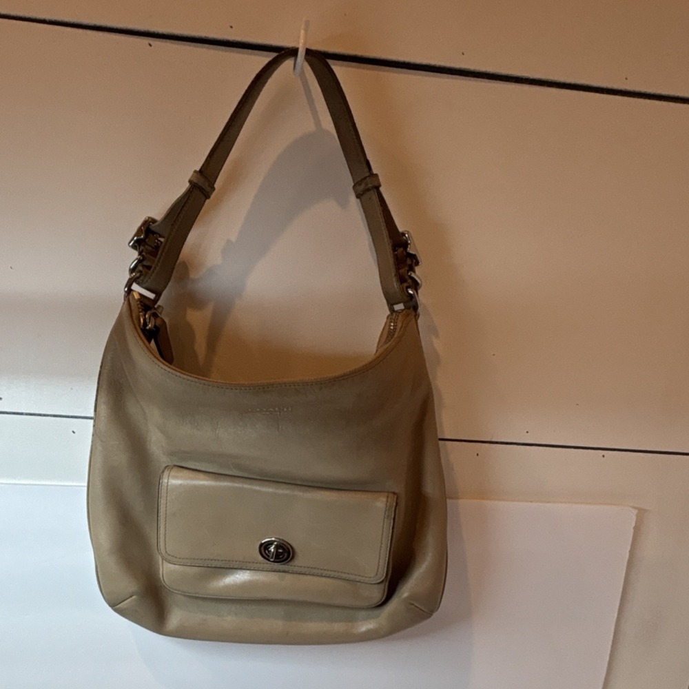 Coach Vintage Beige Leather Shoulder Bag with Turn Lock, Zip Closure